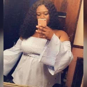 Meet your Posher, Sandrine